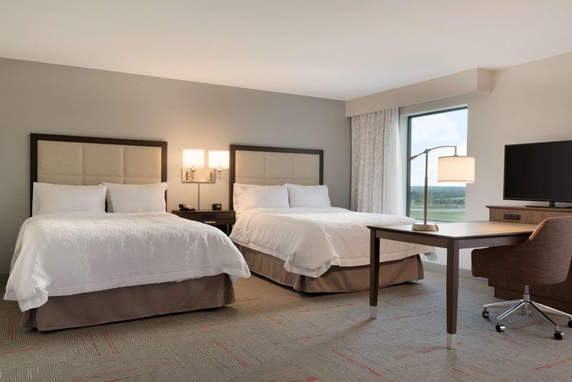 Hampton & Hotel 3*