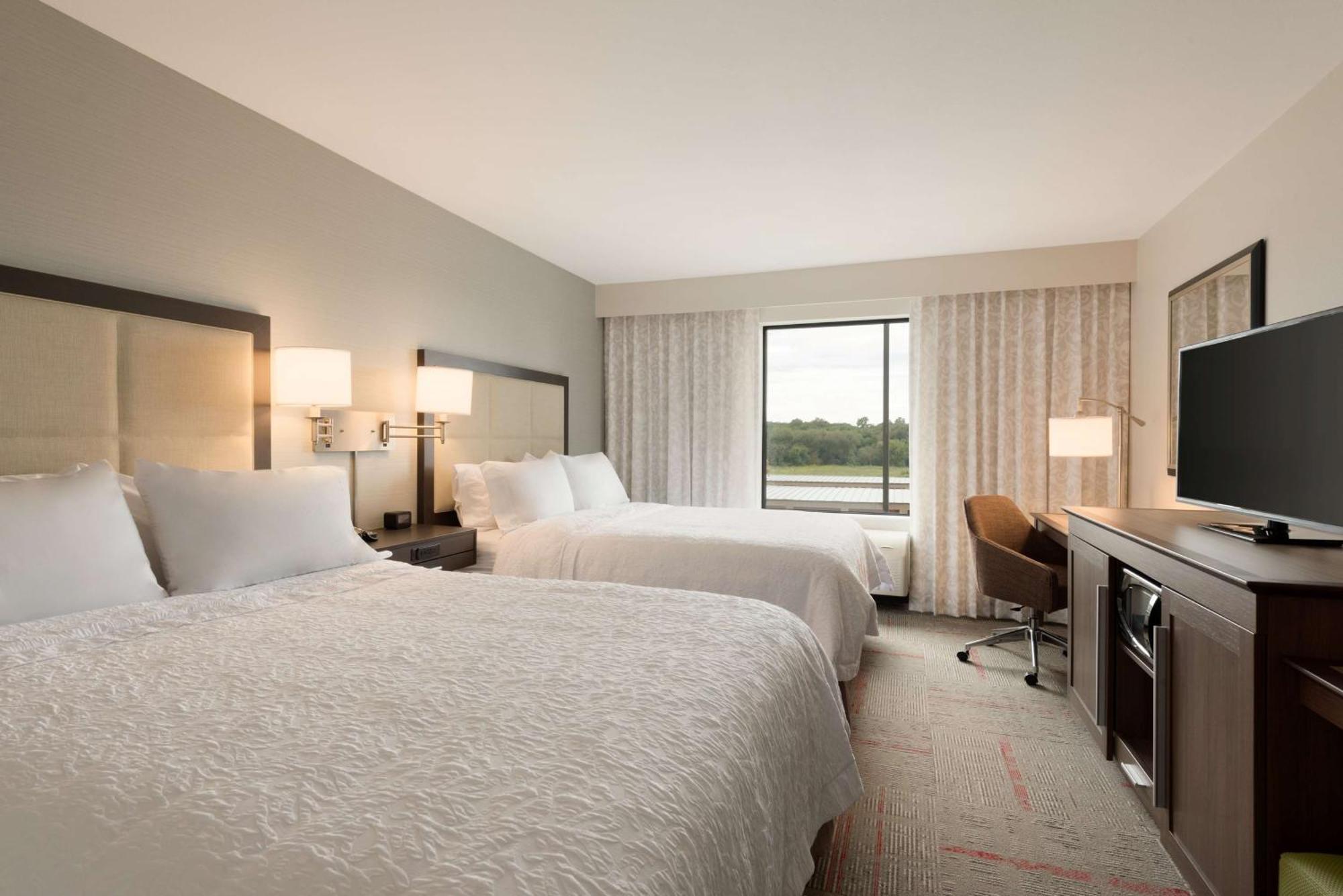 Hotel Hampton & 3*